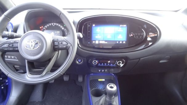 Toyota Aygo X 53 kW image number 7