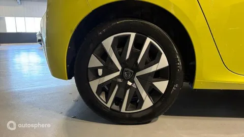 Car image 20