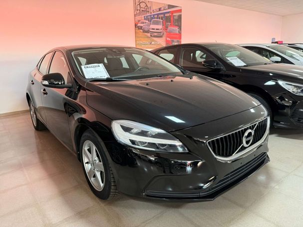 Volvo V40 D3 Momentum 110 kW image number 1