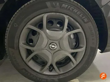 Car image 34