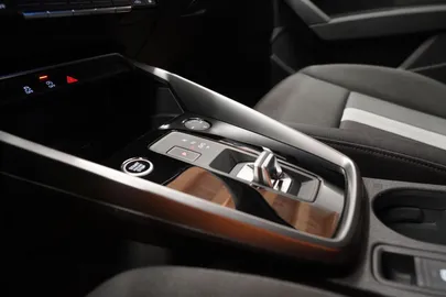 Car image 40