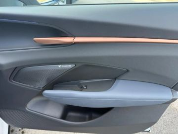 Car image 39