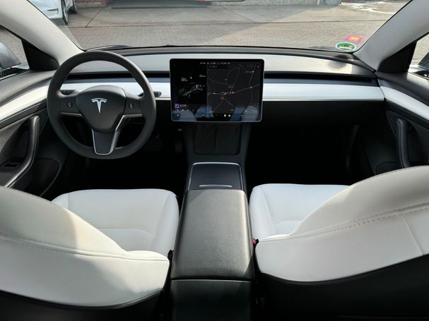 Tesla Model 3 Plus 239 kW image number 8