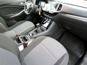 Car image 11