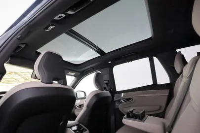 Car image 37