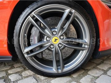 Car image 30