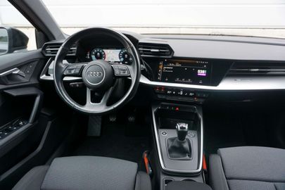 Car image 38