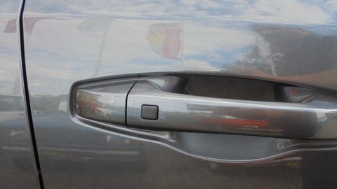 Car image 25