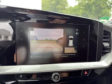 Car image 27