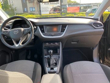 Car image 15