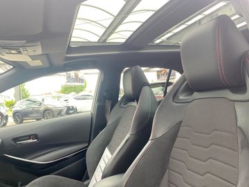 Car image 28