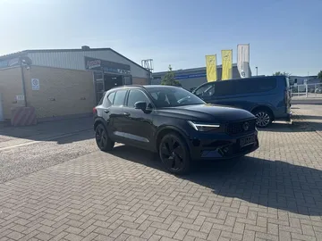 Car image 25