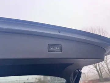 Car image 39