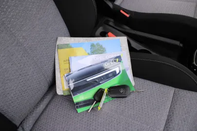 Car image 38