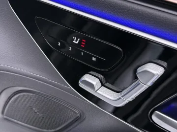 Car image 49
