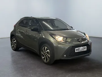 Car image 2