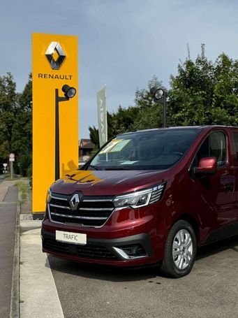 Renault Trafic Grand Blue dCi Life EDC 110 kW image number 2