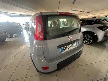 Car image 4