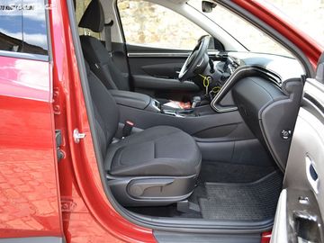 Car image 11