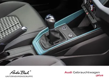 Car image 30
