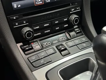 Car image 34