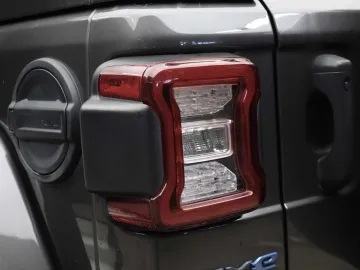 Car image 37