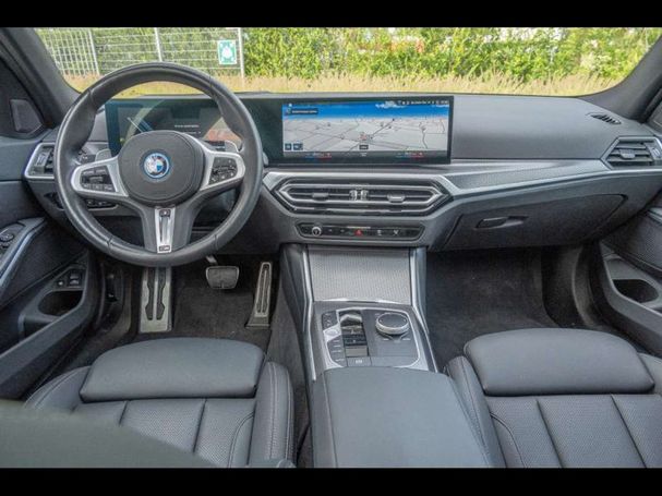 BMW 330e Touring M 215 kW image number 6