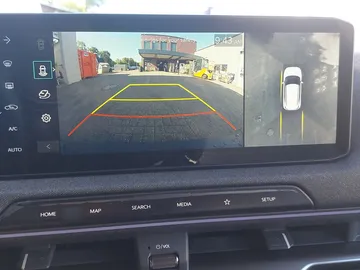 Car image 28