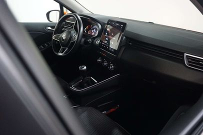 Car image 11