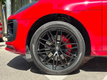 Car image 37