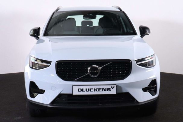 Volvo XC40 B4 Plus Dark 145 kW image number 2