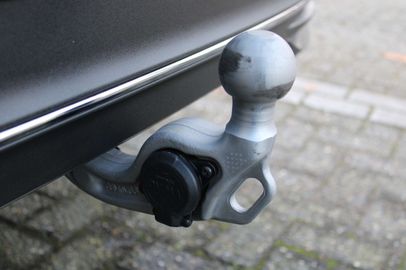 Car image 37