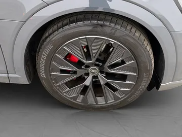 Car image 35