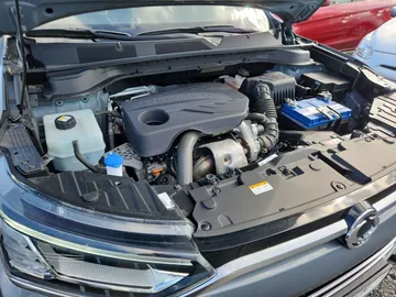Car image 30