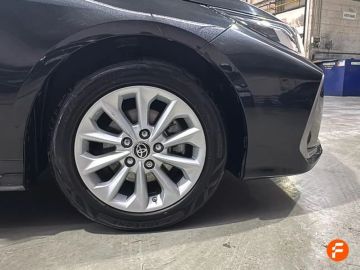Car image 26