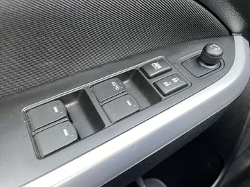 Car image 37