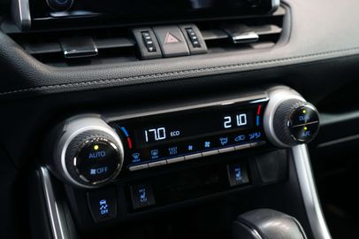 Car image 38