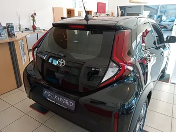 Car image 6