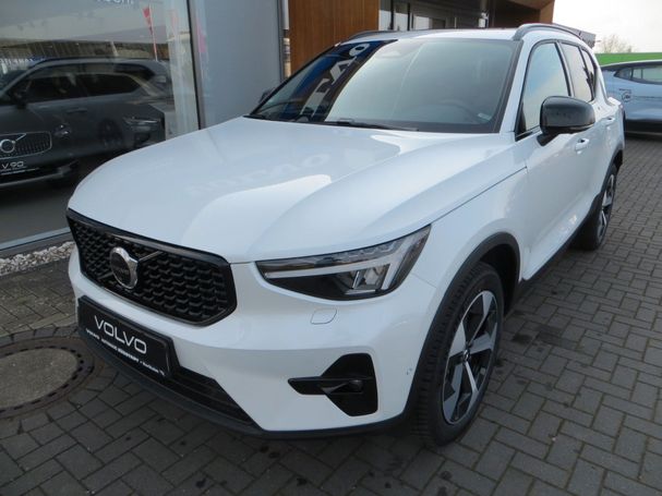 Volvo XC40 B3 Plus Dark 120 kW image number 1