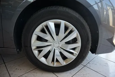 Car image 22