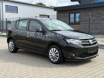 Car image 4
