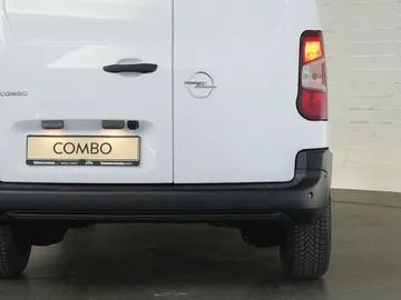 Car image 32