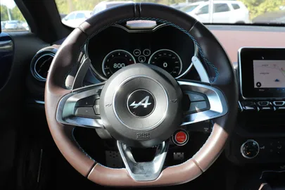 Car image 25
