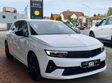 Car image 3