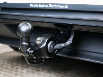 Car image 32