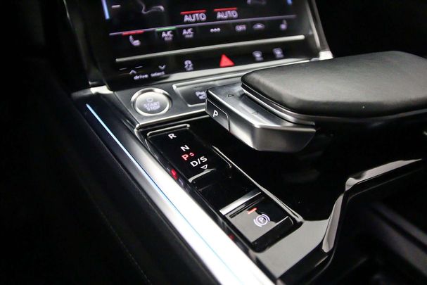 Audi e-tron 55 Advanced 300 kW image number 25