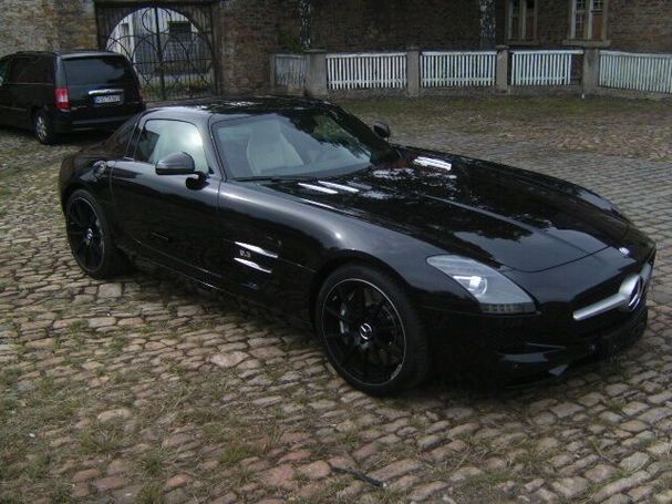 Mercedes-Benz SLS AMG SPEEDSHIFT 420 kW image number 3