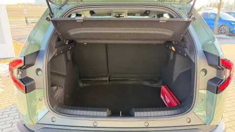 Car image 14