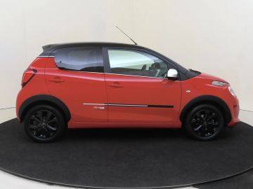 Car image 4
