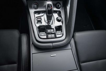 Car image 24